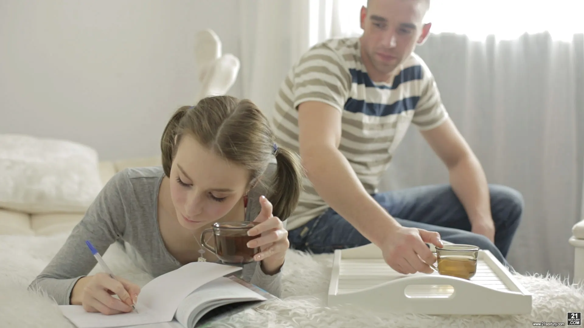 21Sextury 'A Slice of Alice's Time' starring Alice Marshall (Photo 13)