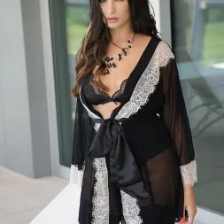 Alyssia Kent in '21Sextury' Irresistible feet (Thumbnail 1)