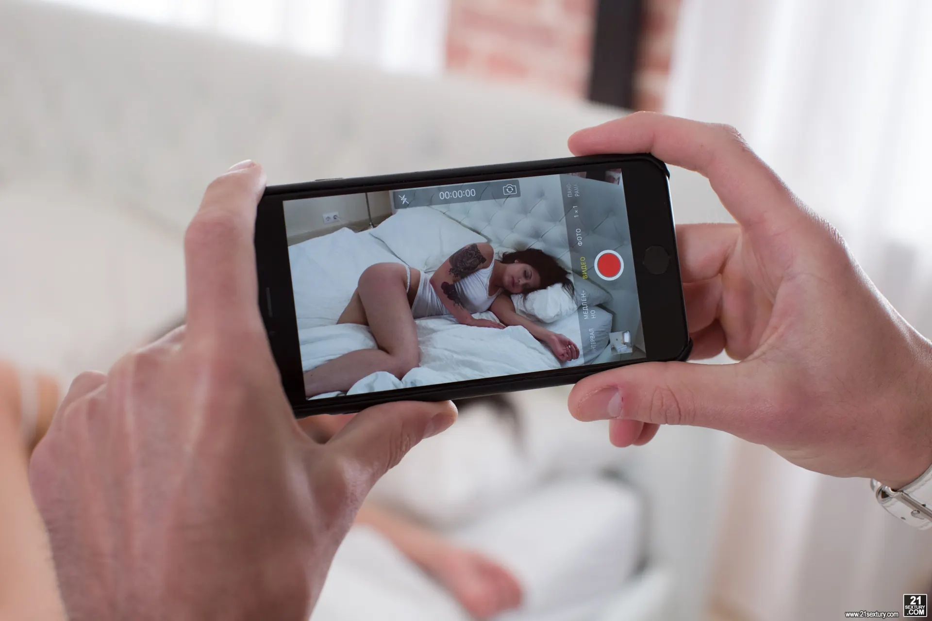 21Sextury 'Sleeping Snapshot' starring Angelin Joy (Photo 1)