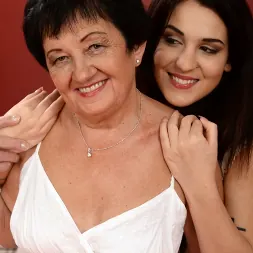 Bella Beretta in '21Sextury' Ageless Lesbian Affair (Thumbnail 42)