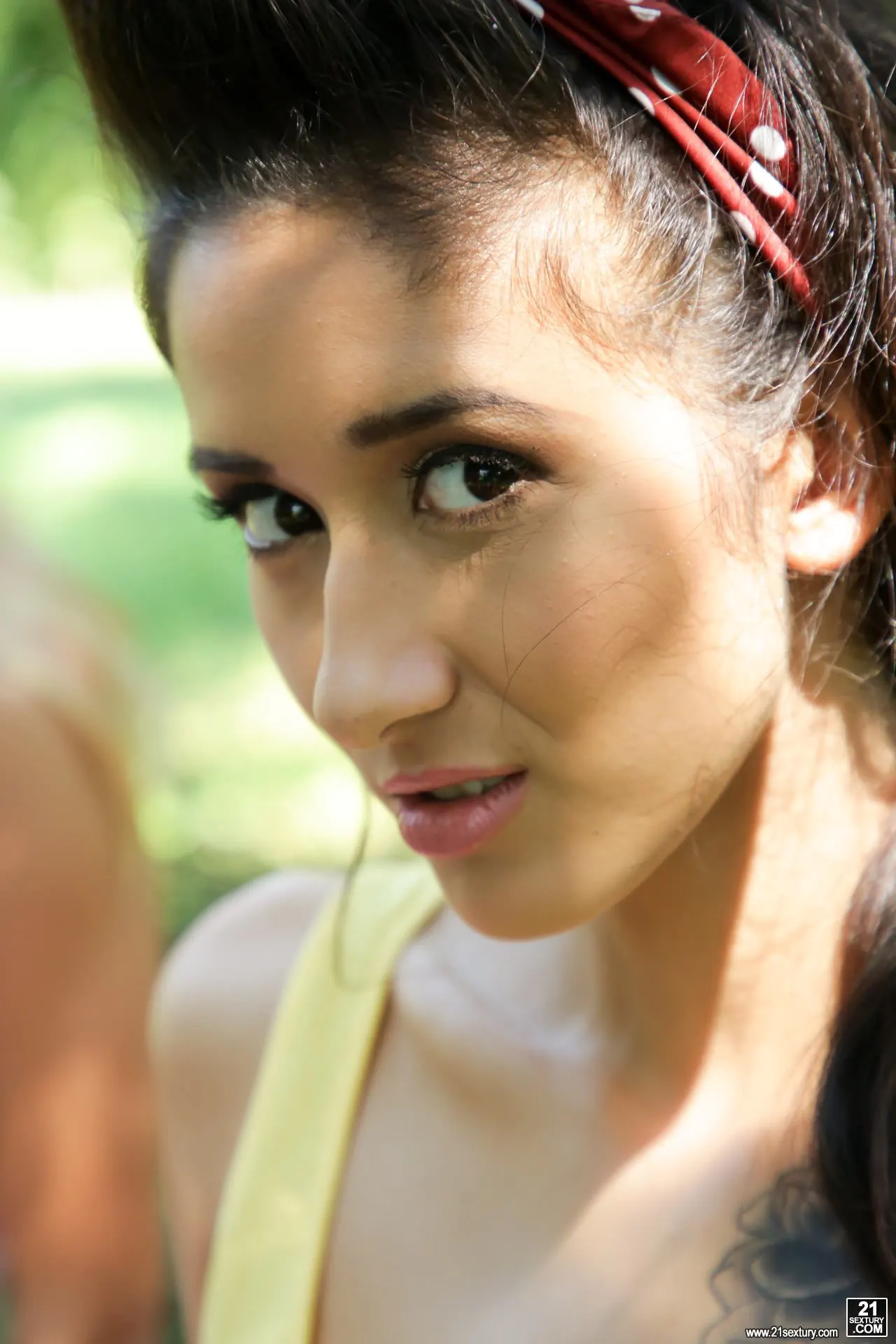 21Sextury 'Pin-up Picnic' starring Cherry Kiss (Photo 14)