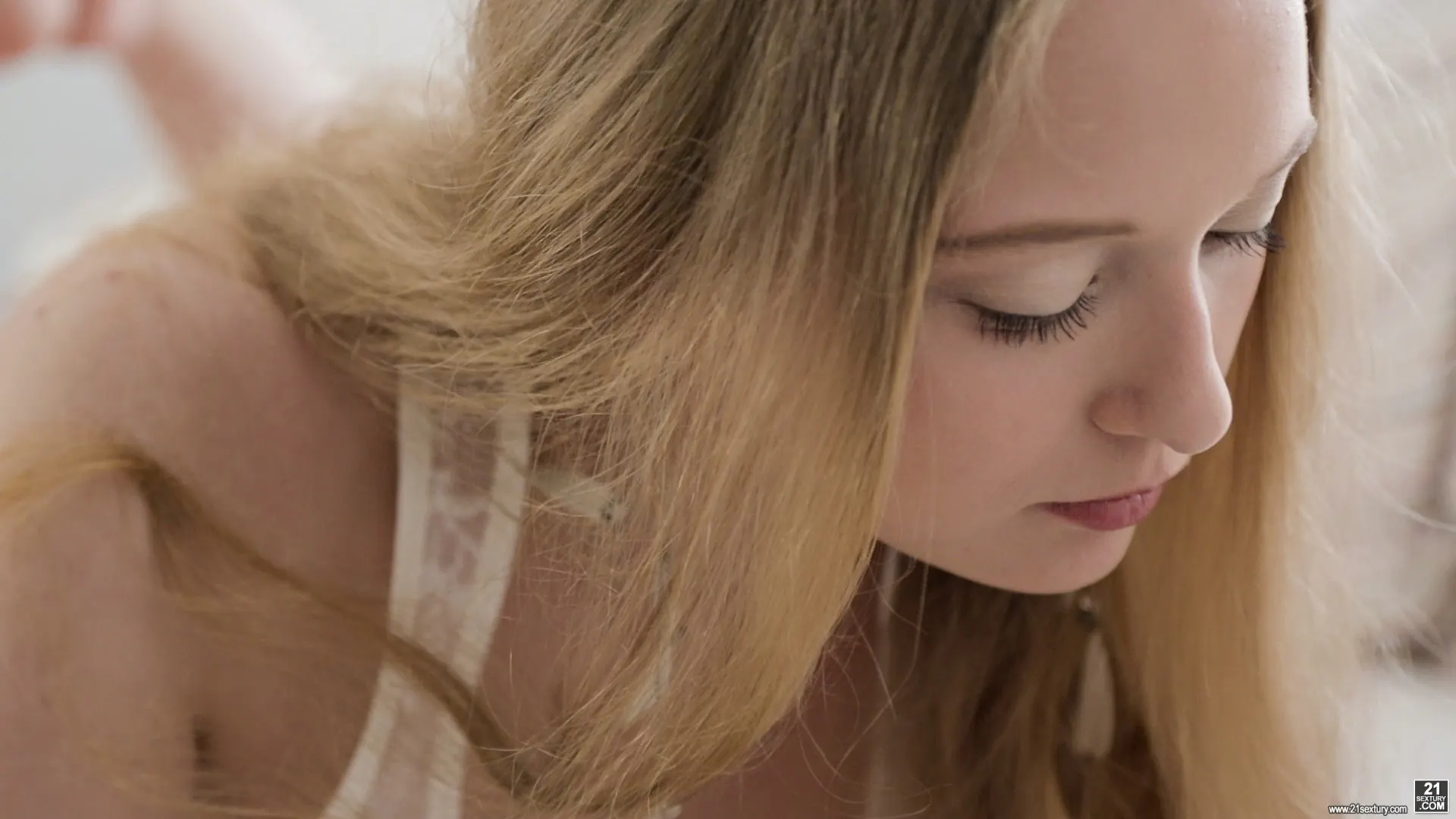 21Sextury 'In The Sheets' starring Colette W. (Photo 1)