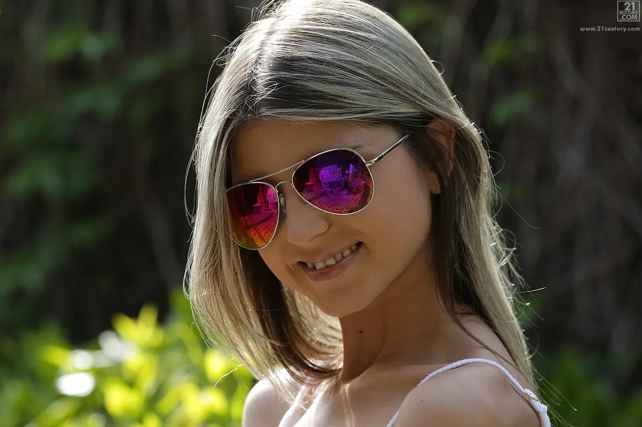 21Sextury 'The Artistess of Anal' starring Gina Gerson (Photo 13)