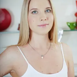 Kiara Night in '21Sextury' Bang Me Grandpa (Thumbnail 1)