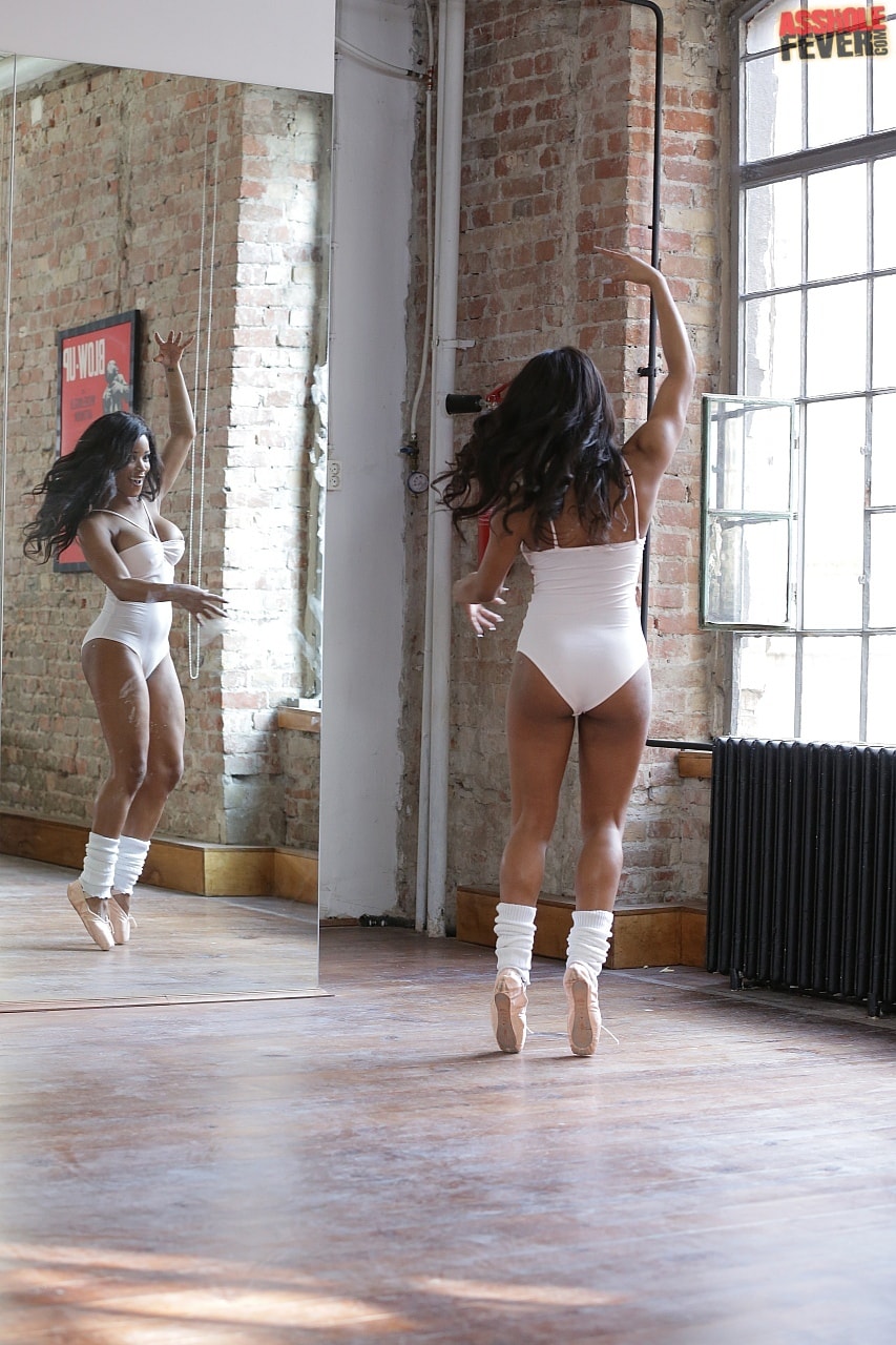 21Sextury 'Exotic Ballet' starring Kiki Minaj (Photo 11)
