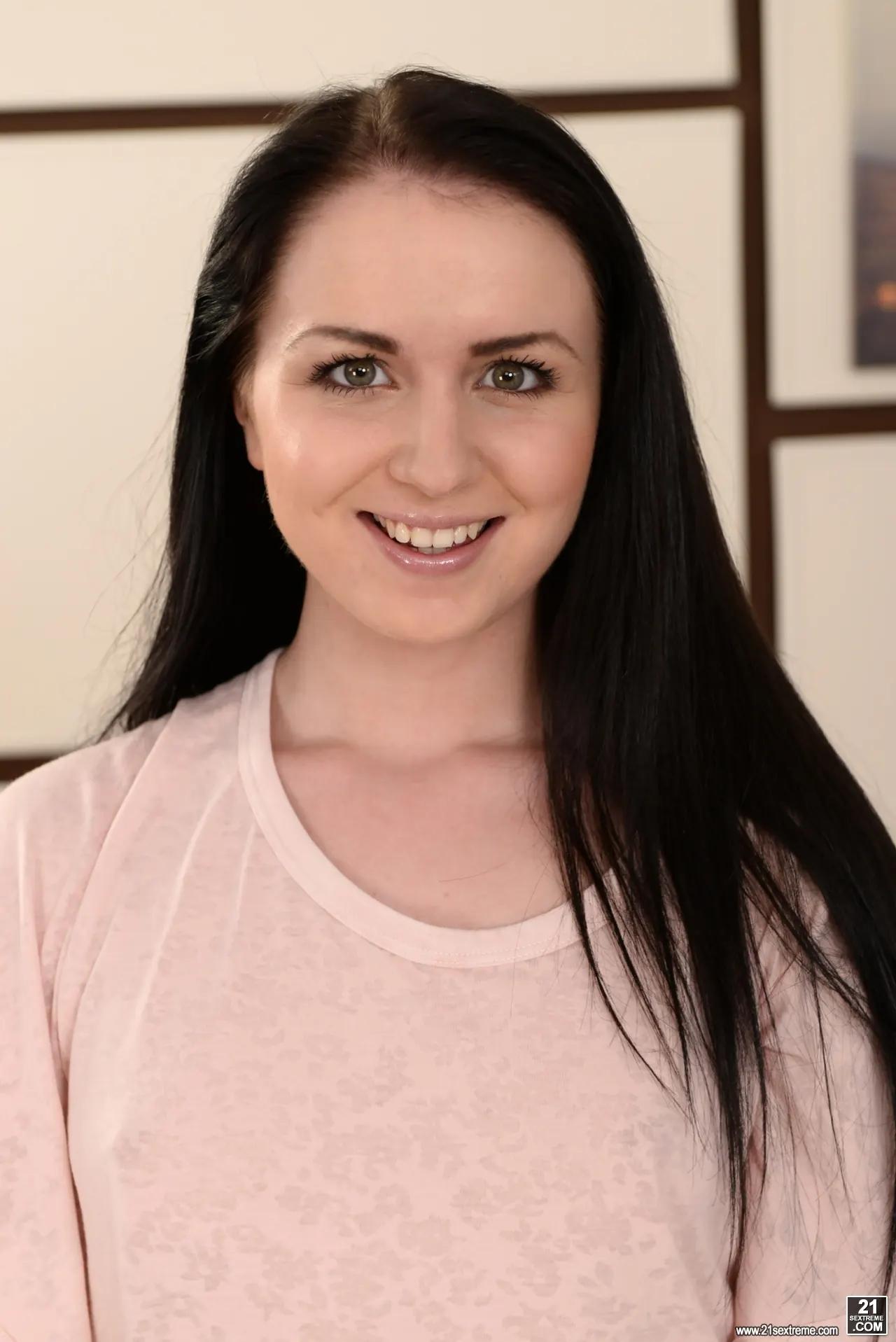 21Sextury 'Sharing Me Time' starring Kittina Ivory (Photo 1)