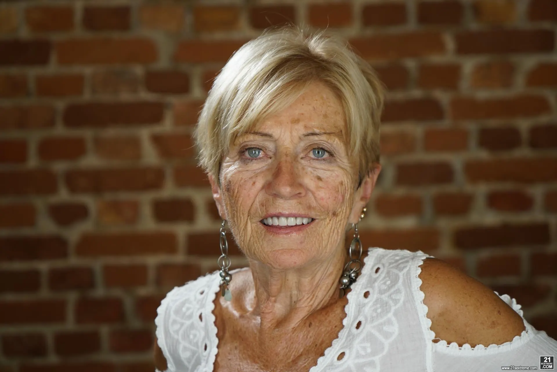 Malya in 'Taking Grandma's Picture' from '21Sextury' (Photo 9) 21Sextury 'Taking Grandma's Picture' starring Malya (Photo 9)