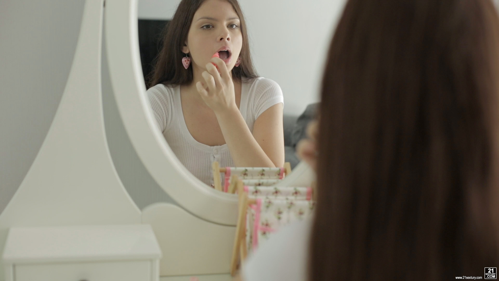 Eva in '21Sextury' Eva's Straight Friend Seduction (Thumbnail 1)