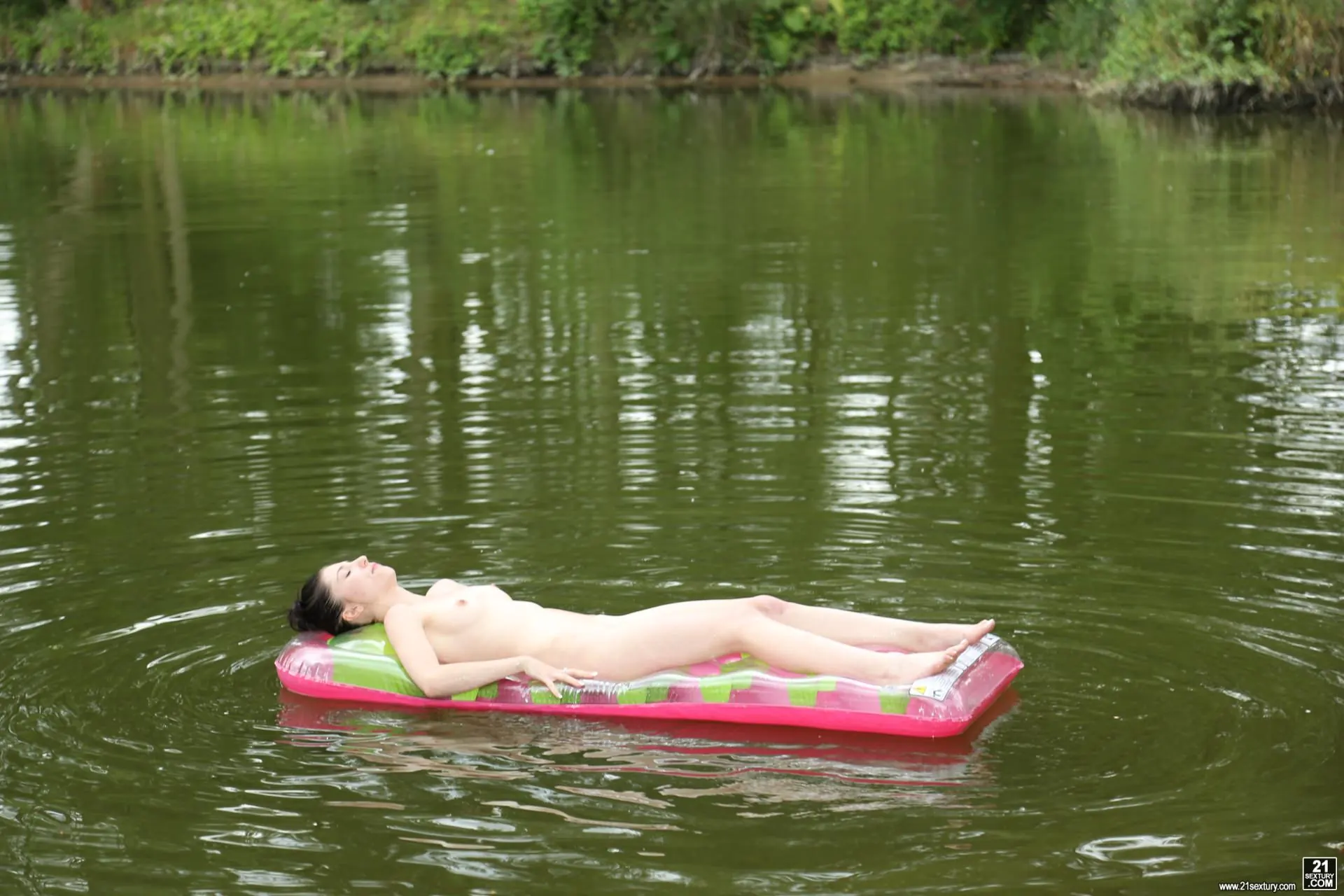 21Sextury 'Sex On The Beach' starring Mia Evans (Photo 5)