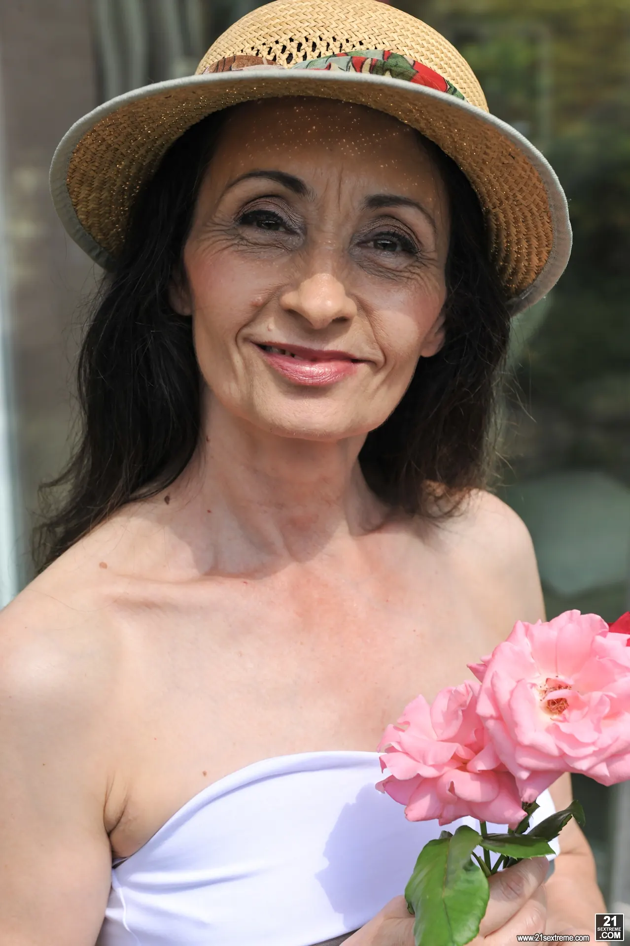 21Sextury 'Garden Party' starring Milly (Photo 1)