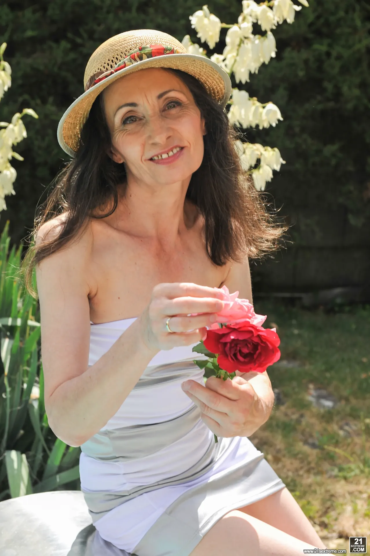 21Sextury 'Garden Party' starring Milly (Photo 26)