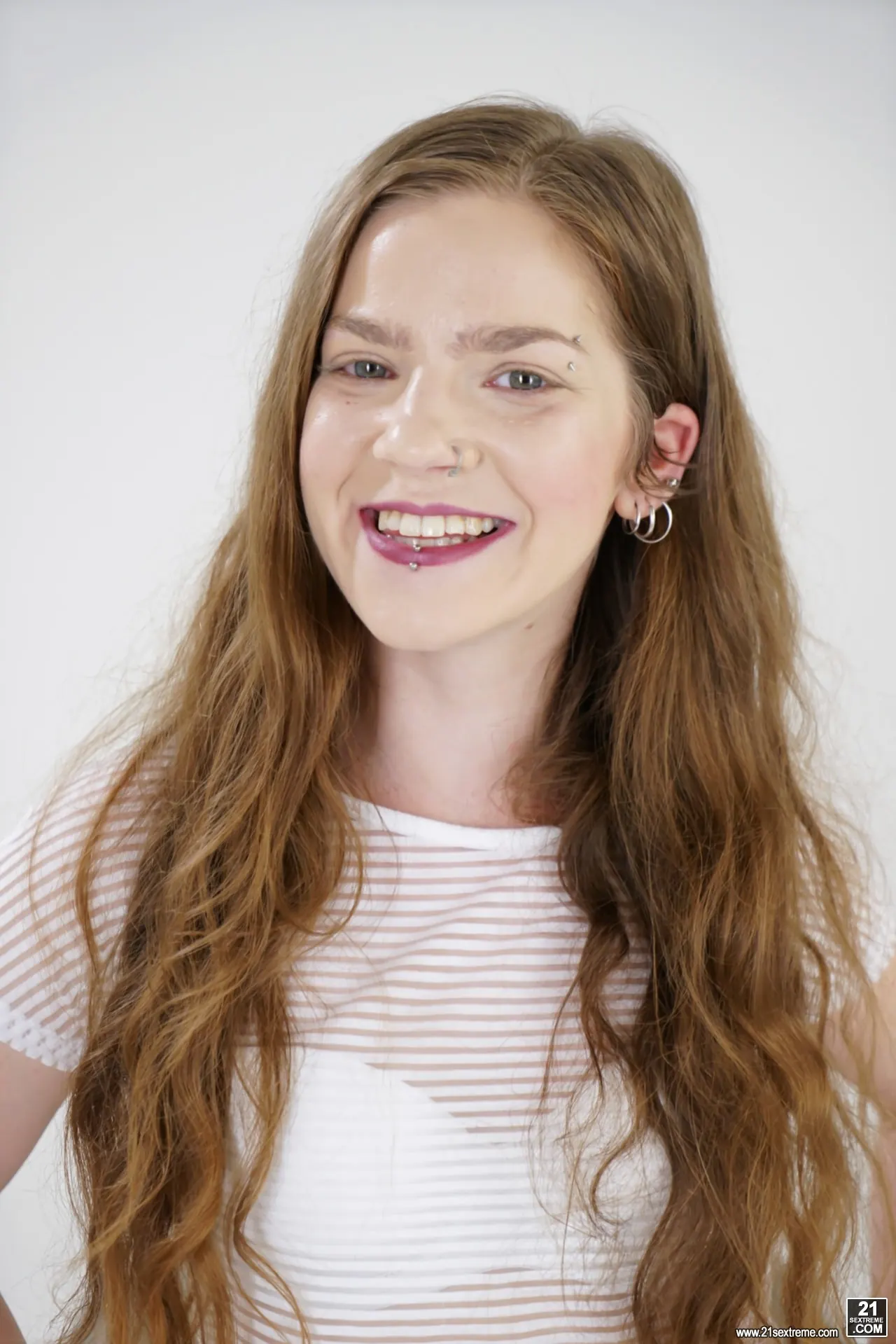 21Sextury 'Grandpa's BBC' starring Mini Vanilli (Photo 1)