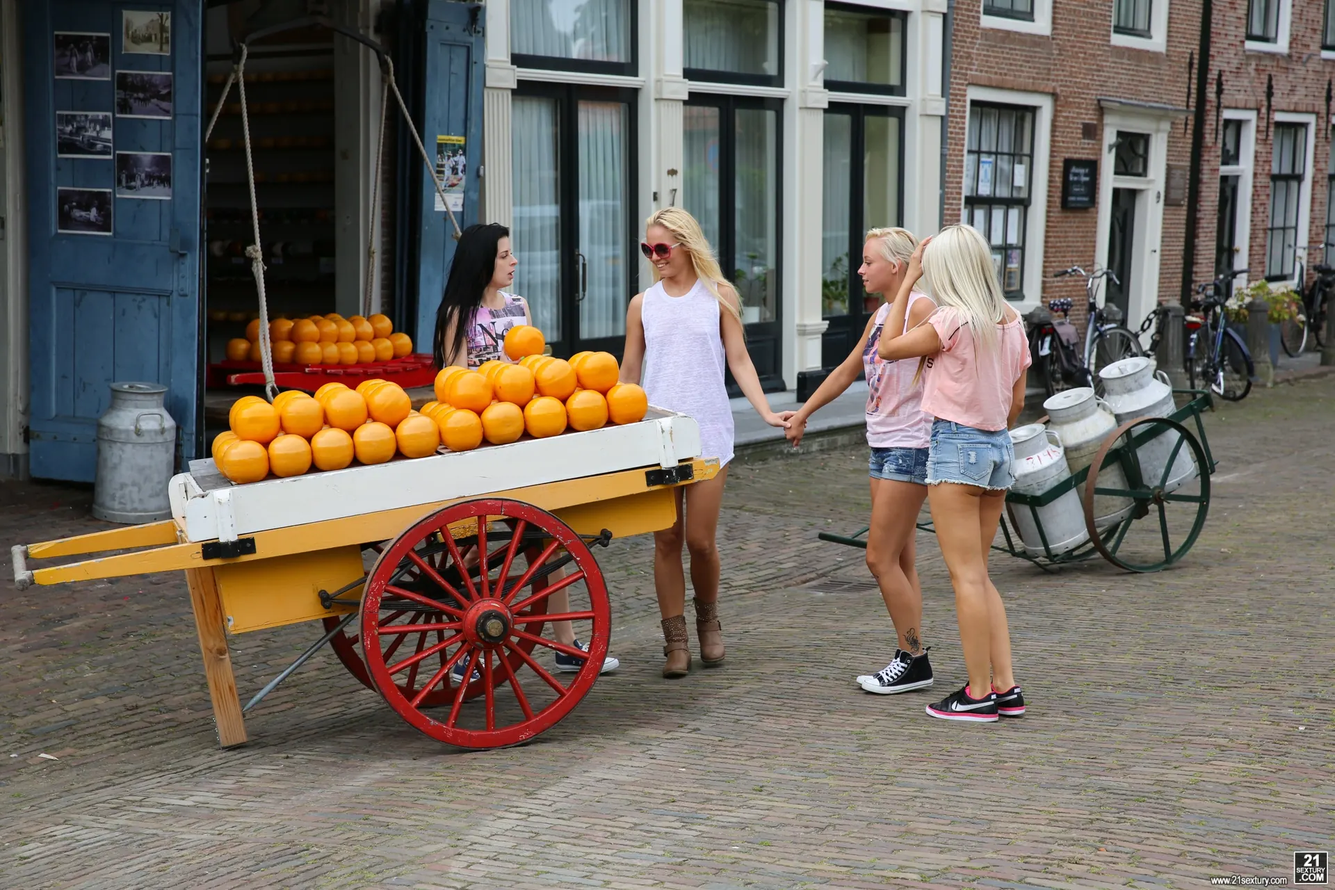 21Sextury 'Four Babes On A Boat' starring Vanda (Photo 20)